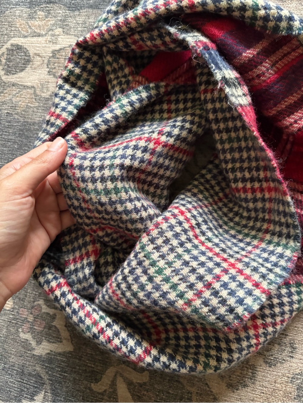 Fall/winter infinity scarf - Picture 3 of 4